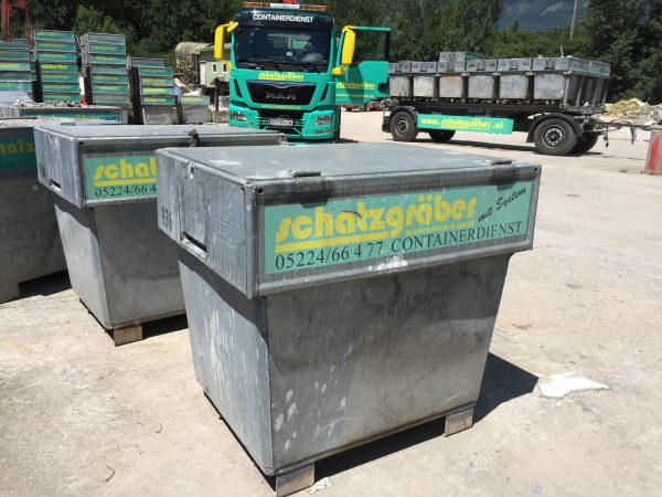 Minicontainer mit Deckel und Vorhängeschloss